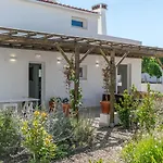 Quiet 2br House W/ Garden - Near | By Airnest Guest house