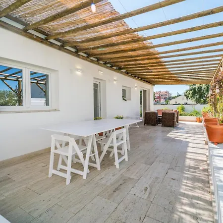 Quiet 2br House W/ Garden - Near | By Airnest Guest house 3*