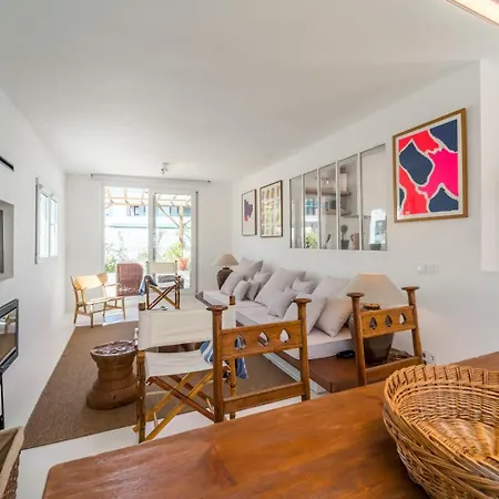 Quiet 2br House W/ Garden - Near | By Airnest Pensionat