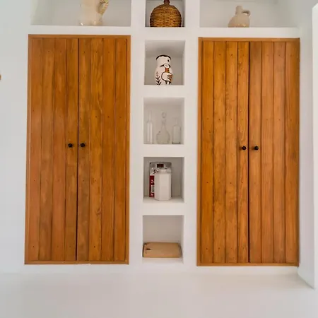 Quiet 2br House W/ Garden - Near | By Airnest