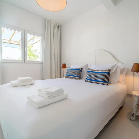 Quiet 2br House W/ Garden - Near | By Airnest 3* Charneca (Setubal)