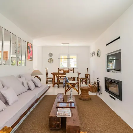 Quiet 2br House W/ Garden - Near | By Airnest