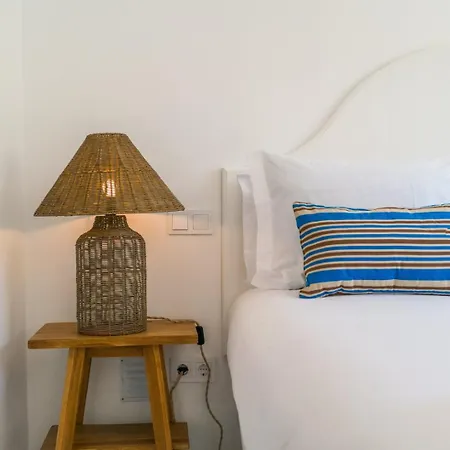 Quiet 2br House W/ Garden - Near | By Airnest 3* Charneca (Setubal)
