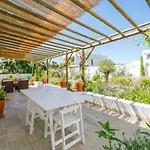 Πανσιόν Quiet 2br House W/ Garden - Near | By Airnest Charneca (Setubal)