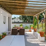 Quiet 2br House W/ Garden - Near | By Airnest Charneca (Setubal)