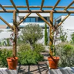 Quiet 2br House W/ Garden - Near | By Airnest 3* Charneca (Setubal)